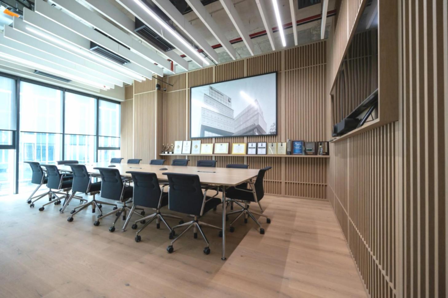 Sesión de webinar sobre finanzas digitales con expertos del sector